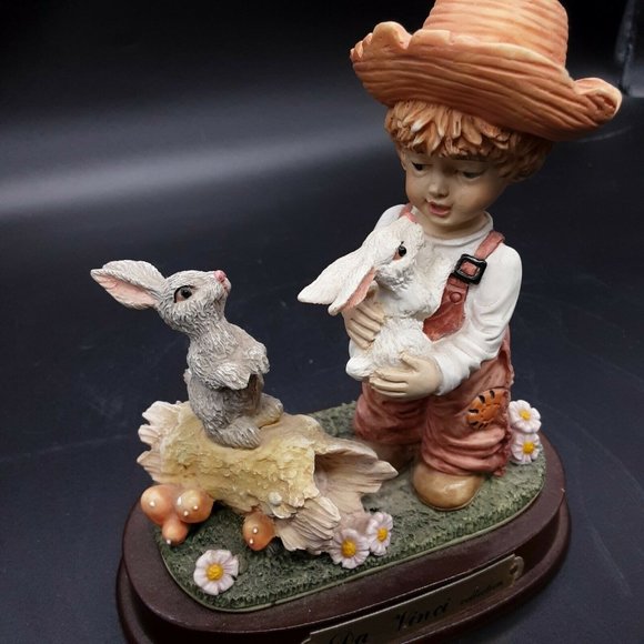 Vintage Da VINCI COLLECTION figurine 5.5" Farm Boy W Rabbits Excellent Condition - Picture 3 of 11